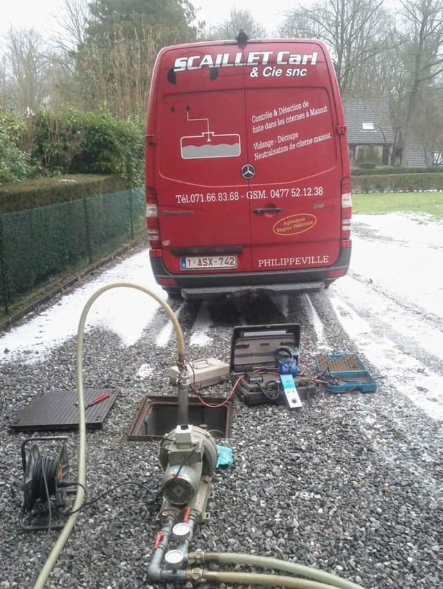 Vue rapprochée d'une jauge de niveau de mazout